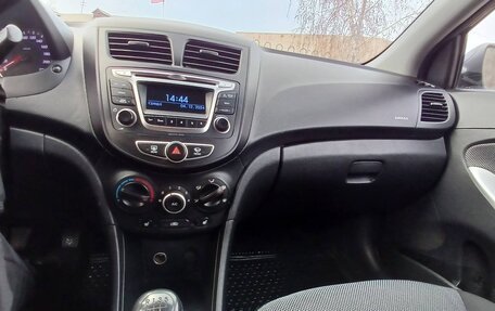 Hyundai Solaris II рестайлинг, 2012 год, 955 000 рублей, 12 фотография