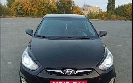 Hyundai Solaris II рестайлинг, 2012 год, 955 000 рублей, 2 фотография