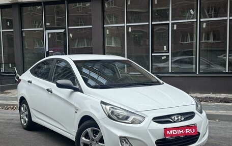 Hyundai Solaris II рестайлинг, 2012 год, 945 000 рублей, 2 фотография