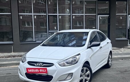 Hyundai Solaris II рестайлинг, 2012 год, 945 000 рублей, 4 фотография