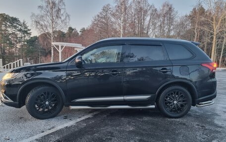 Mitsubishi Outlander III рестайлинг 3, 2017 год, 2 350 000 рублей, 11 фотография