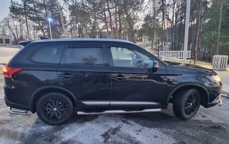 Mitsubishi Outlander III рестайлинг 3, 2017 год, 2 350 000 рублей, 12 фотография