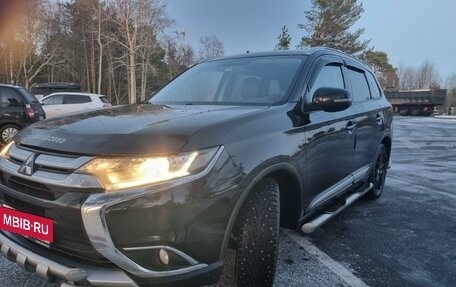 Mitsubishi Outlander III рестайлинг 3, 2017 год, 2 350 000 рублей, 2 фотография