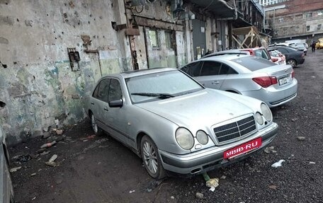 Mercedes-Benz E-Класс, 1995 год, 230 000 рублей, 2 фотография