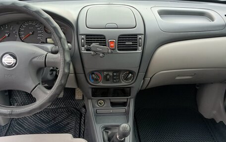 Nissan Almera, 2002 год, 980 000 рублей, 26 фотография