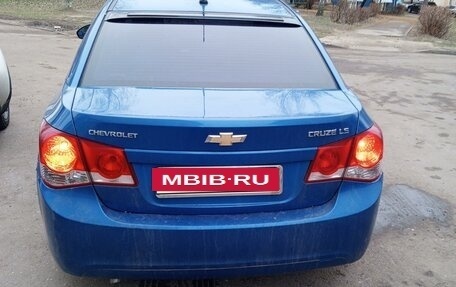 Chevrolet Cruze II, 2009 год, 625 000 рублей, 3 фотография