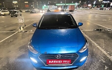 Hyundai Solaris II рестайлинг, 2018 год, 900 000 рублей, 2 фотография