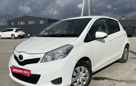 Toyota Vitz, 2011 год, 820 000 рублей, 3 фотография