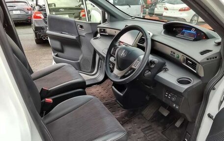 Honda Freed I, 2016 год, 950 000 рублей, 7 фотография