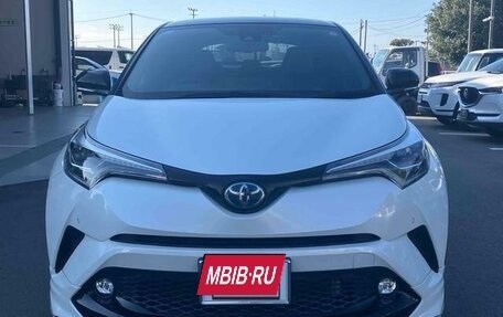 Toyota C-HR I рестайлинг, 2017 год, 1 425 000 рублей, 12 фотография