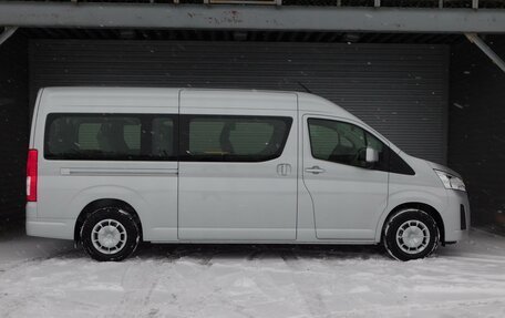 Toyota HiAce H300, 2023 год, 9 850 000 рублей, 4 фотография