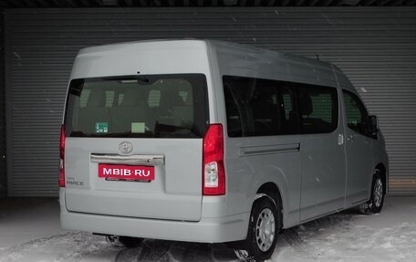 Toyota HiAce H300, 2023 год, 9 850 000 рублей, 5 фотография