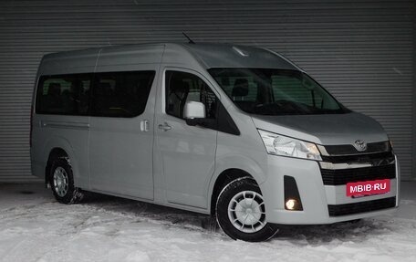 Toyota HiAce H300, 2023 год, 9 850 000 рублей, 3 фотография