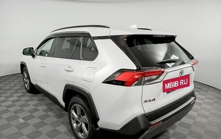 Toyota RAV4, 2020 год, 3 600 000 рублей, 8 фотография