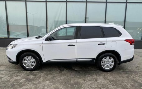 Mitsubishi Outlander III рестайлинг 3, 2017 год, 2 099 000 рублей, 2 фотография