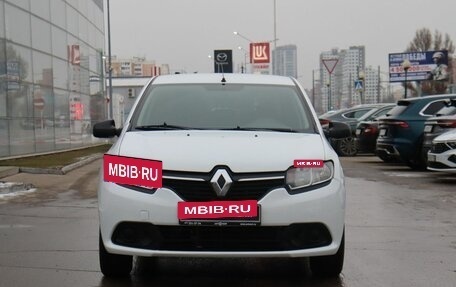 Renault Logan II, 2015 год, 689 000 рублей, 2 фотография