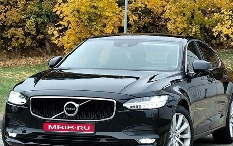 Volvo S90 II рестайлинг, 2018 год, 1 680 000 рублей, 1 фотография