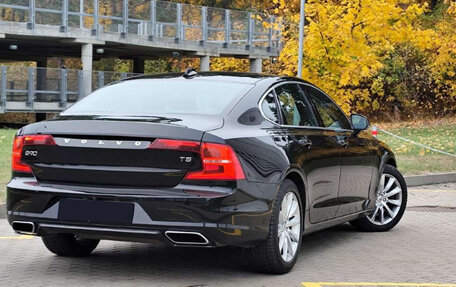 Volvo S90 II рестайлинг, 2018 год, 1 680 000 рублей, 2 фотография