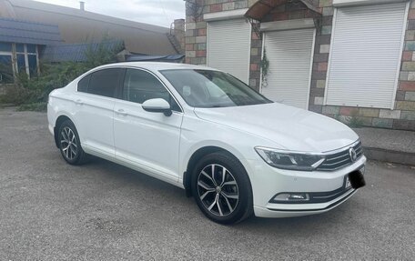 Volkswagen Passat B8 рестайлинг, 2017 год, 1 650 000 рублей, 3 фотография