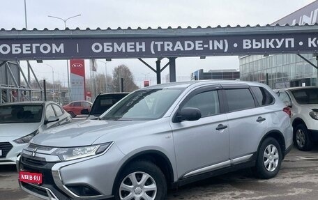 Mitsubishi Outlander III рестайлинг 3, 2019 год, 2 190 000 рублей, 1 фотография