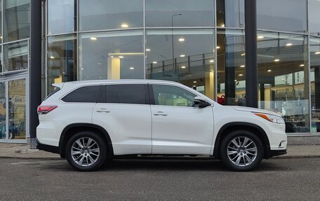 Toyota Highlander III, 2015 год, 3 390 000 рублей, 6 фотография