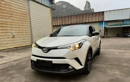 Toyota C-HR I рестайлинг, 2020 год, 2 300 000 рублей, 1 фотография