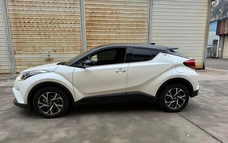 Toyota C-HR I рестайлинг, 2020 год, 2 300 000 рублей, 2 фотография