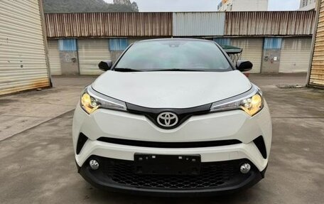 Toyota C-HR I рестайлинг, 2020 год, 2 300 000 рублей, 7 фотография