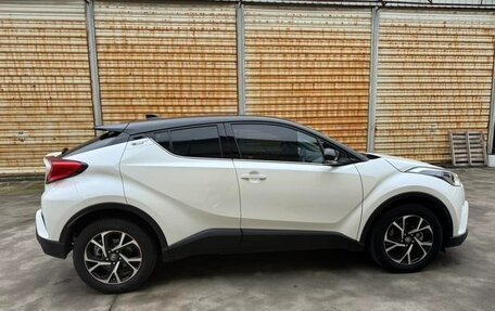 Toyota C-HR I рестайлинг, 2020 год, 2 300 000 рублей, 6 фотография