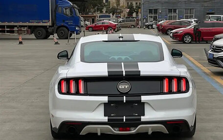 Ford Mustang VI рестайлинг, 2015 год, 2 660 000 рублей, 8 фотография