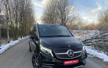 Mercedes-Benz V-Класс, 2019 год, 6 480 000 рублей, 1 фотография