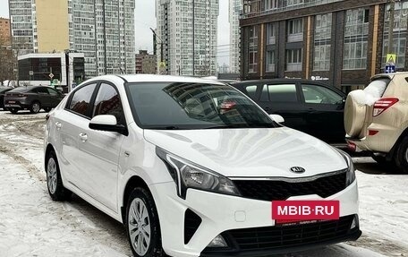 KIA Rio IV, 2021 год, 1 675 000 рублей, 2 фотография