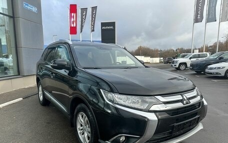 Mitsubishi Outlander III рестайлинг 3, 2017 год, 1 949 000 рублей, 4 фотография