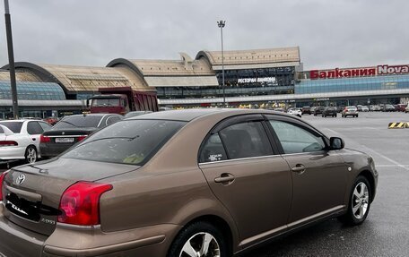 Toyota Avensis III рестайлинг, 2005 год, 840 000 рублей, 1 фотография