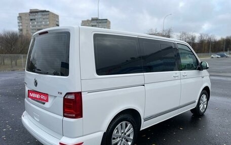 Volkswagen Multivan T6 рестайлинг, 2015 год, 4 070 000 рублей, 6 фотография