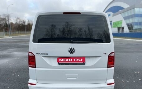 Volkswagen Multivan T6 рестайлинг, 2015 год, 4 070 000 рублей, 5 фотография