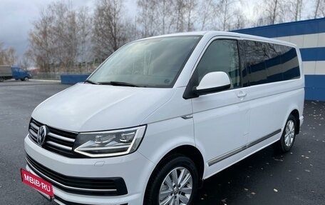 Volkswagen Multivan T6 рестайлинг, 2015 год, 4 070 000 рублей, 2 фотография