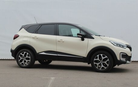 Renault Kaptur I рестайлинг, 2017 год, 3 фотография