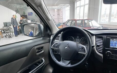 Mitsubishi L200 IV рестайлинг, 2015 год, 2 329 000 рублей, 19 фотография