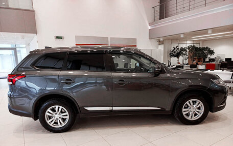 Mitsubishi Outlander III рестайлинг 3, 2019 год, 2 483 000 рублей, 8 фотография