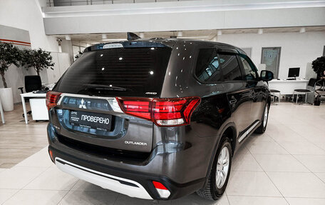 Mitsubishi Outlander III рестайлинг 3, 2019 год, 2 483 000 рублей, 9 фотография