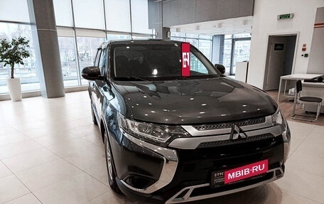 Mitsubishi Outlander III рестайлинг 3, 2019 год, 2 483 000 рублей, 7 фотография