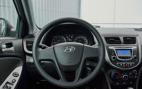 Hyundai Solaris II рестайлинг, 2011 год, 820 000 рублей, 10 фотография