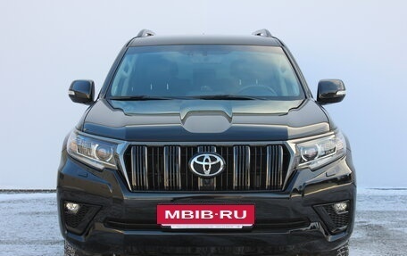 Toyota Land Cruiser Prado 150 рестайлинг 2, 2021 год, 7 350 000 рублей, 8 фотография