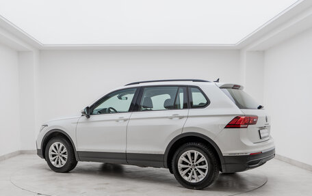 Volkswagen Tiguan II, 2020 год, 2 420 000 рублей, 7 фотография