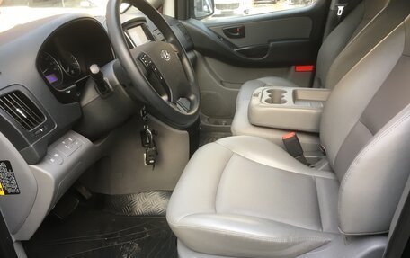 Hyundai Grand Starex Grand Starex I рестайлинг 2, 2019 год, 3 890 000 рублей, 8 фотография