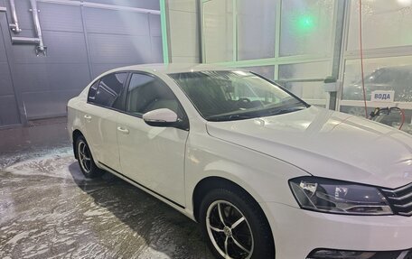 Volkswagen Passat B7, 2011 год, 900 000 рублей, 2 фотография