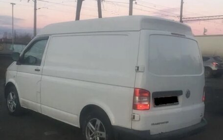 Volkswagen Transporter T5 рестайлинг, 2012 год, 1 690 000 рублей, 2 фотография