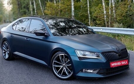 Skoda Superb III рестайлинг, 2017 год, 2 400 000 рублей, 4 фотография