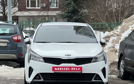 KIA Rio IV, 2020 год, 1 900 000 рублей, 3 фотография